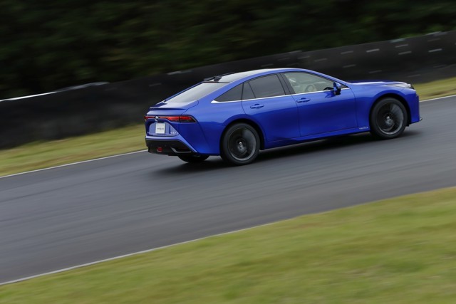 Toyota Mirai photo 8