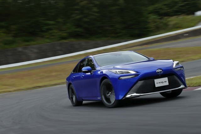Toyota Mirai photo 9