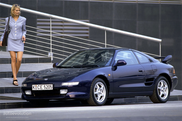 TOYOTA MR2