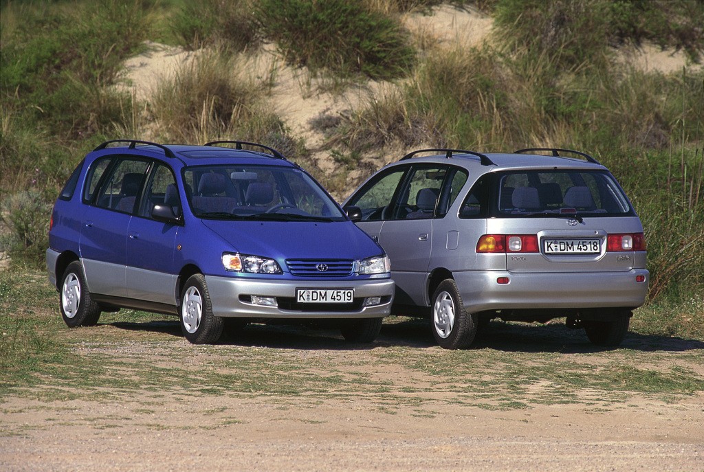 Toyota Picnic photo 13