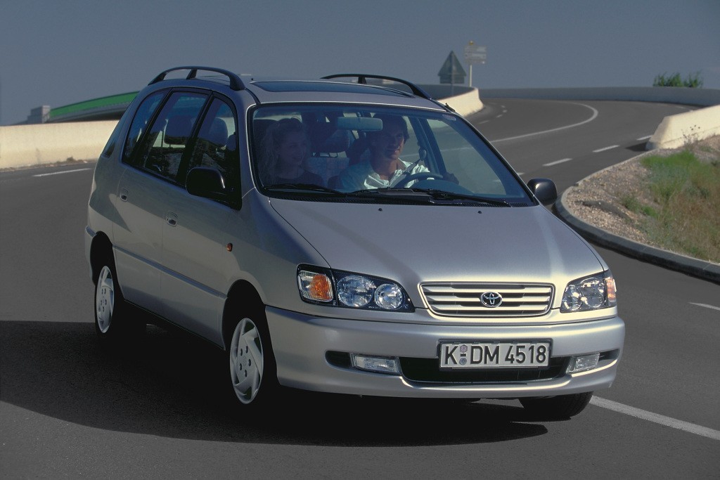 Toyota Picnic photo 15