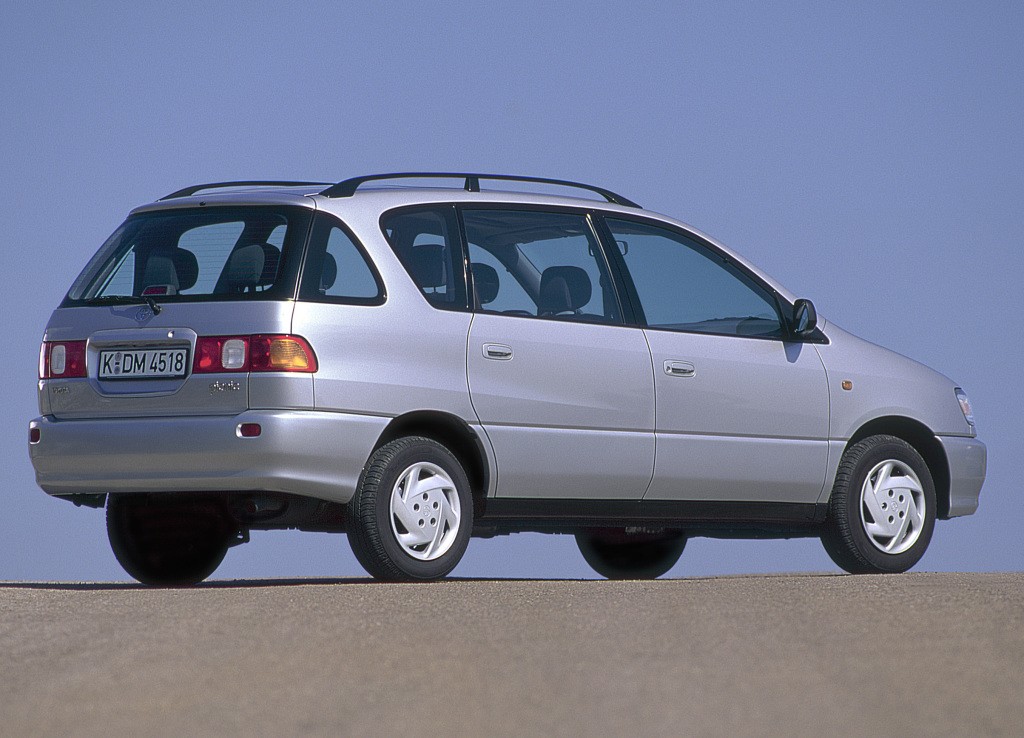 Toyota Picnic photo 17