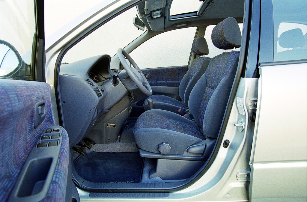 Toyota Picnic photo 24