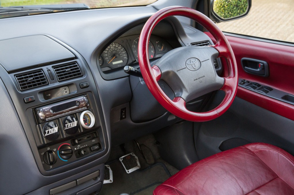 Toyota Picnic photo 26