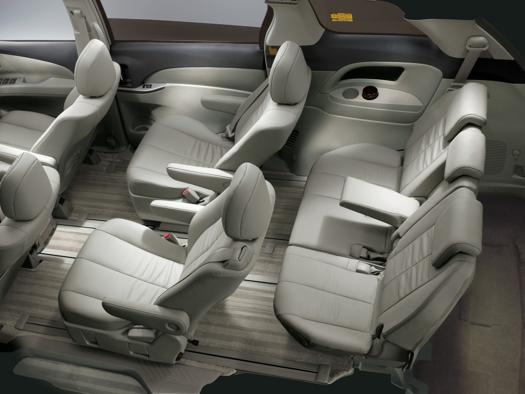 Toyota Previa / Estima photo 16