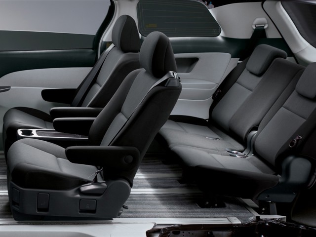 Toyota Previa / Estima photo 14