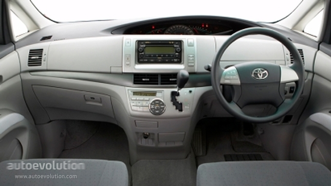 Toyota Previa / Estima photo 8