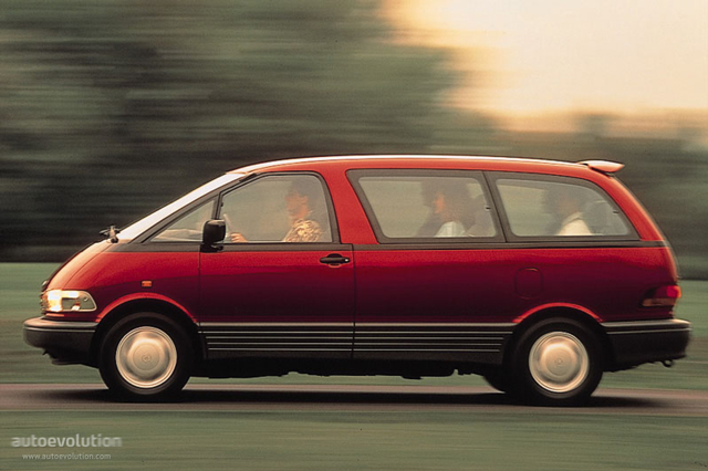 Toyota Previa / Estima photo 3