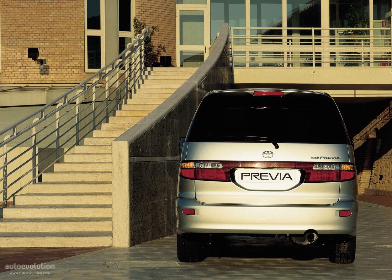 Toyota Previa / Estima photo 2
