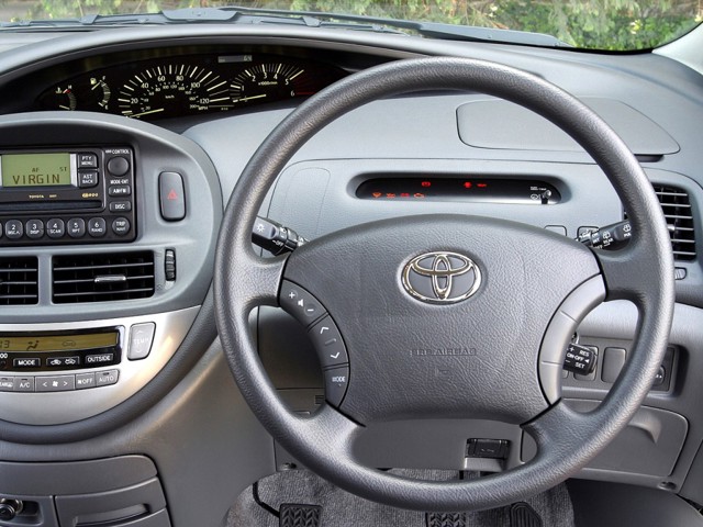 Toyota Previa / Estima photo 16