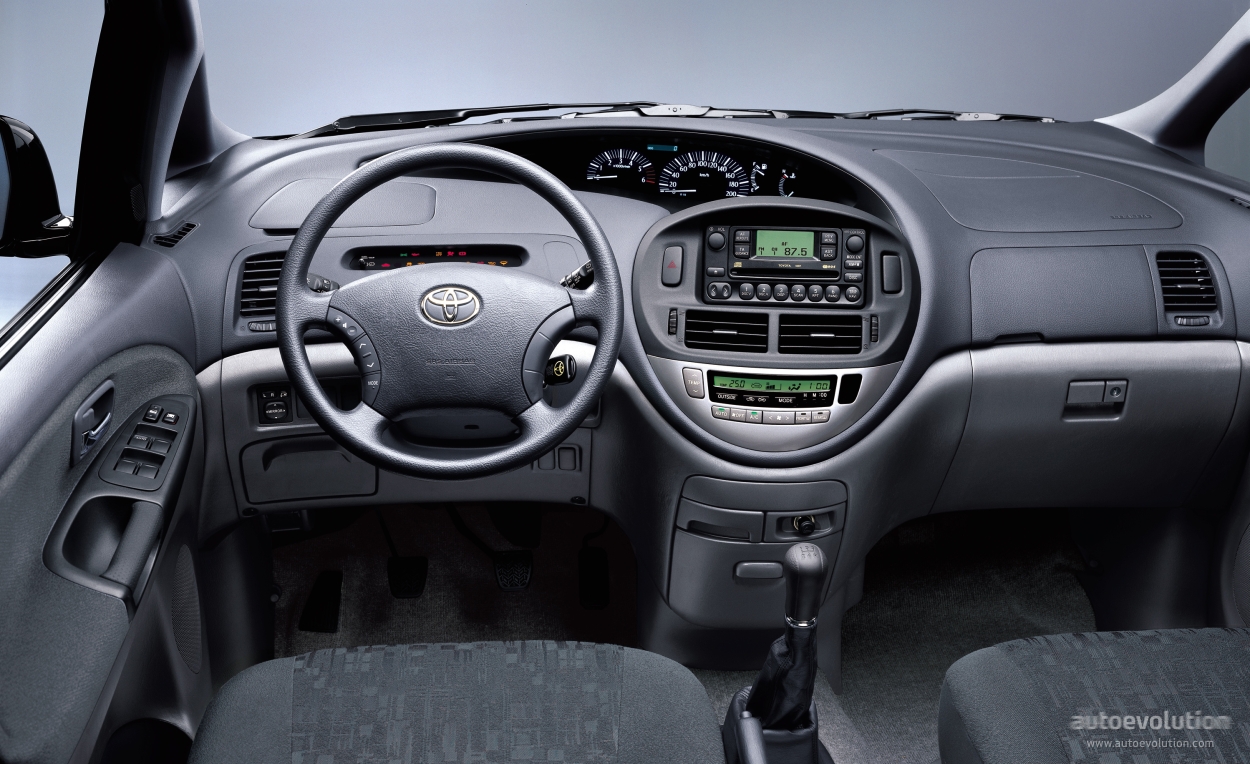Toyota Previa / Estima photo 14