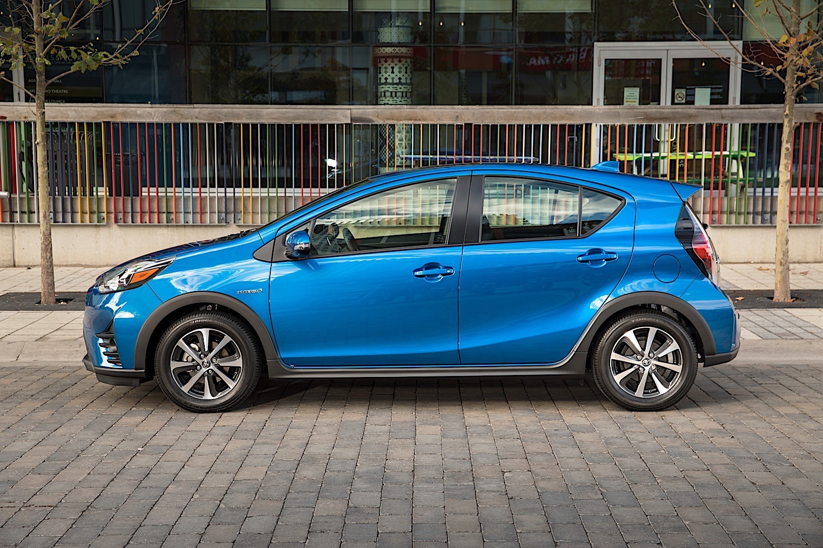 Toyota Prius C (Aqua) photo 10