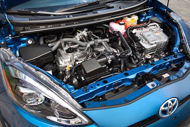 Toyota Prius C (Aqua) photo 20