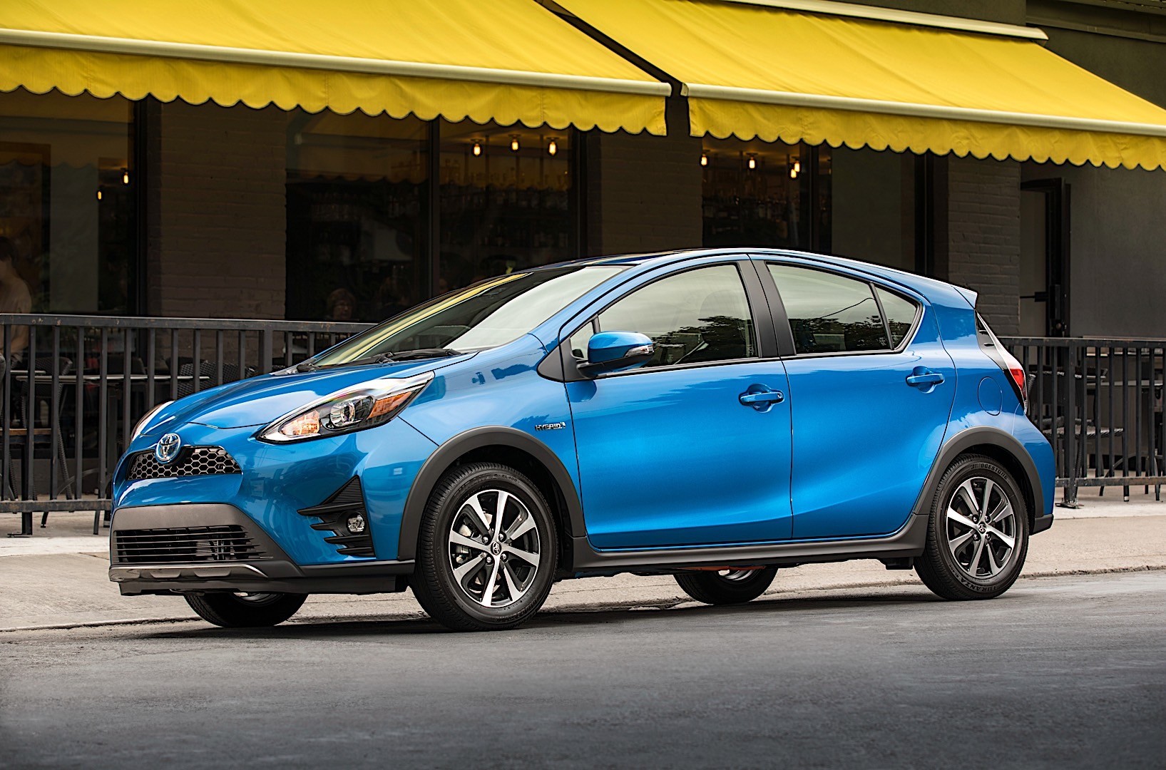 Toyota Prius C (Aqua) photo 3