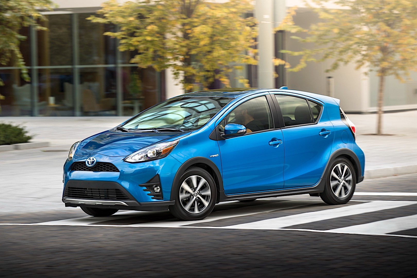 Toyota Prius C (Aqua) photo 4