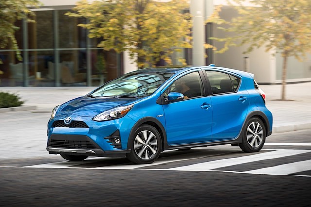 Toyota Prius C (Aqua) photo 4