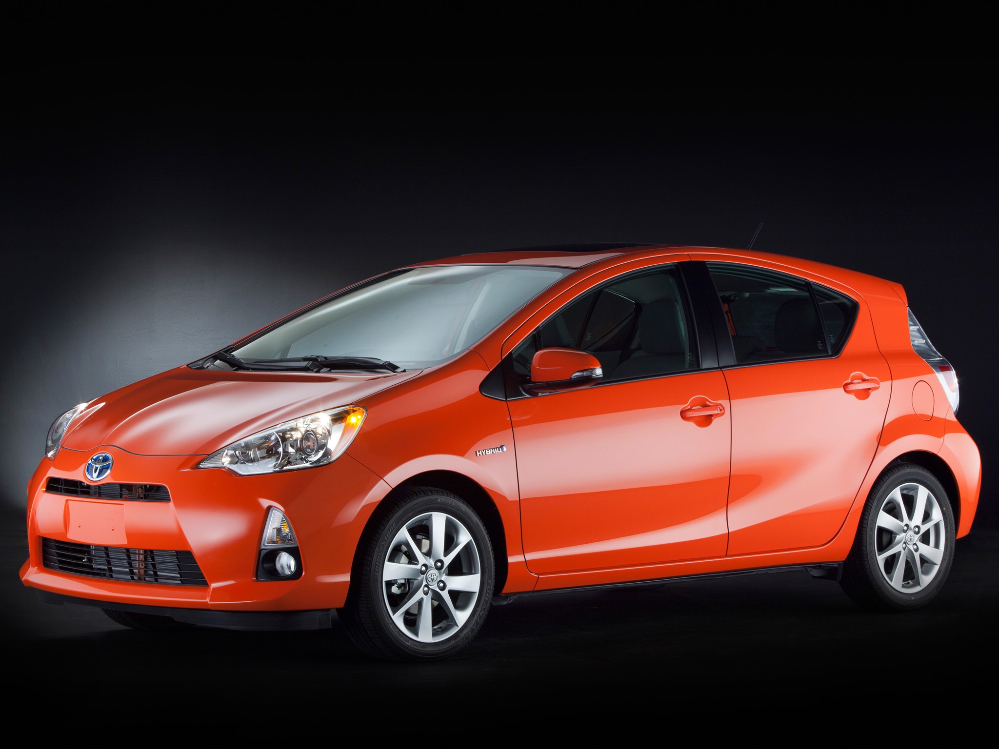 Toyota Prius C (Aqua) photo 7
