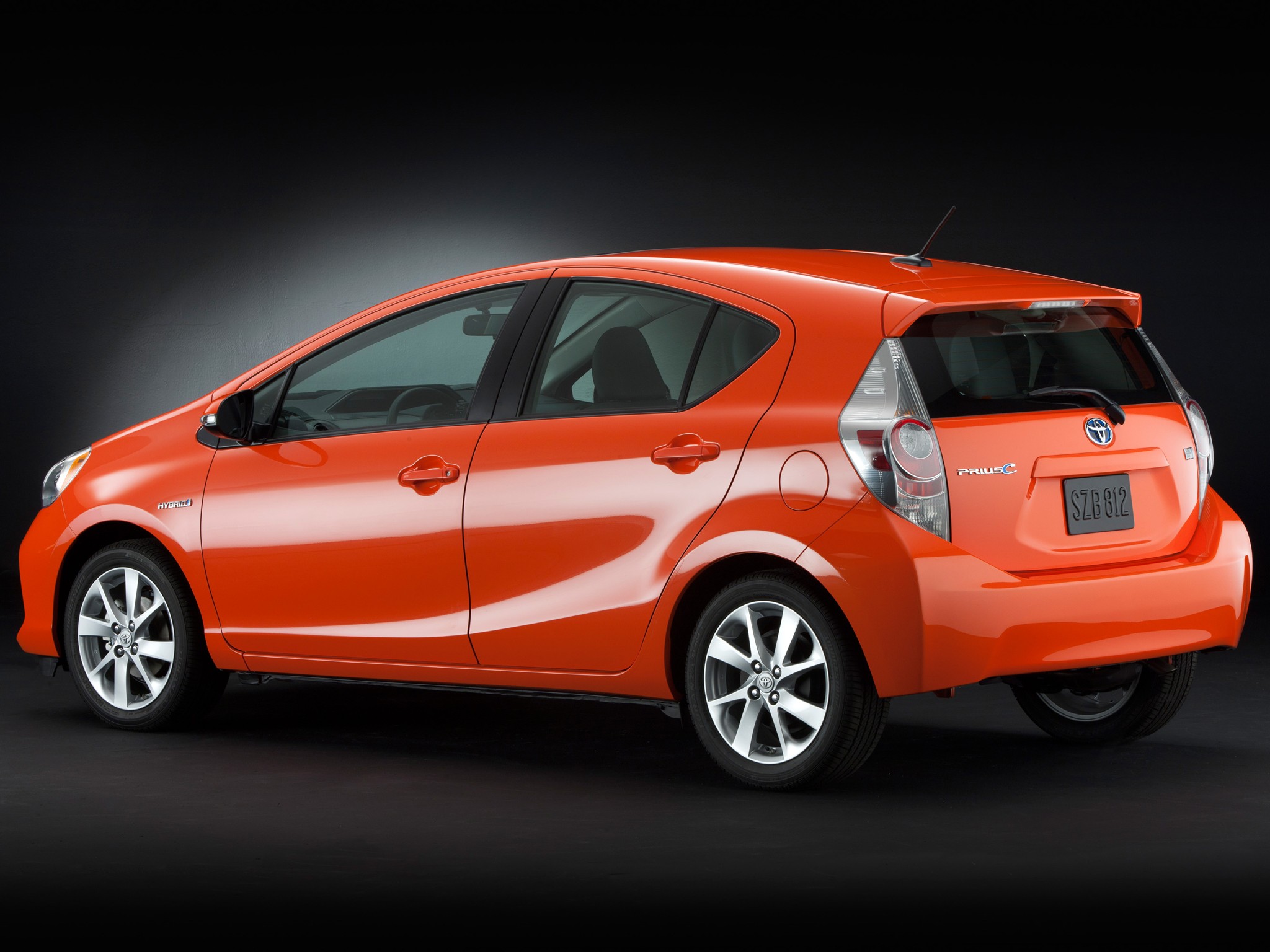 Toyota Prius C (Aqua) photo 8