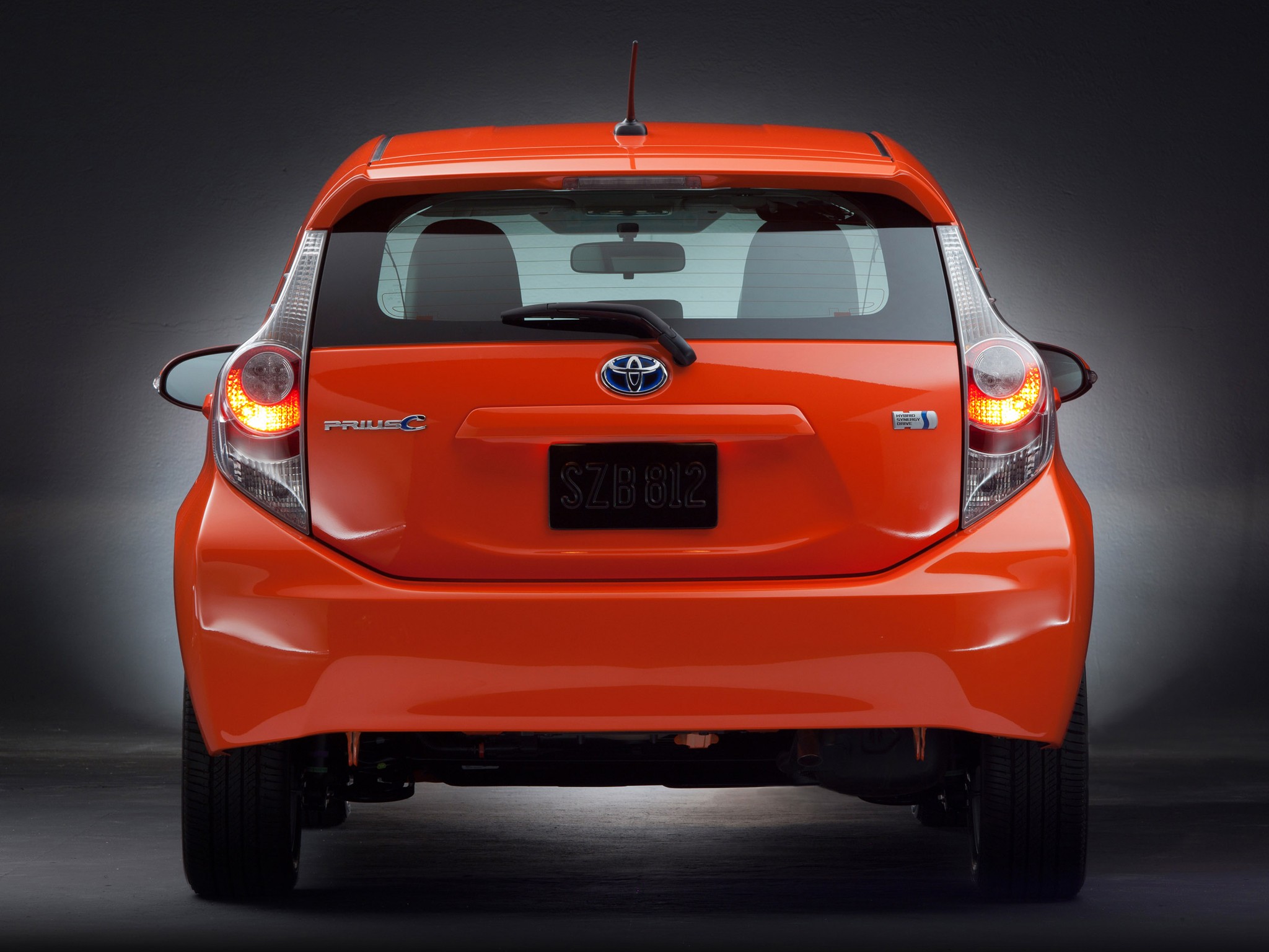 Toyota Prius C (Aqua) photo 11