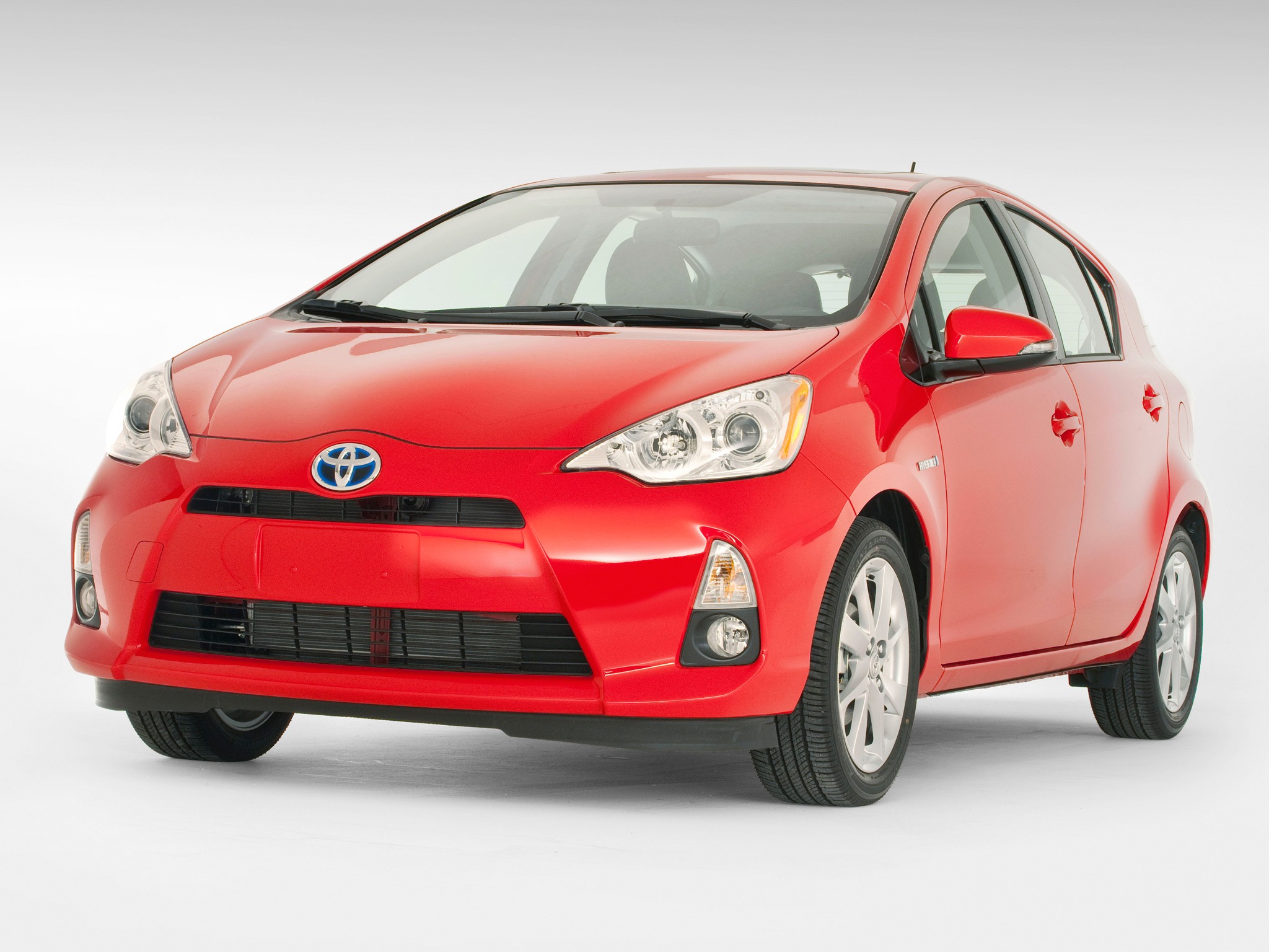 Toyota Prius C (Aqua) photo 12