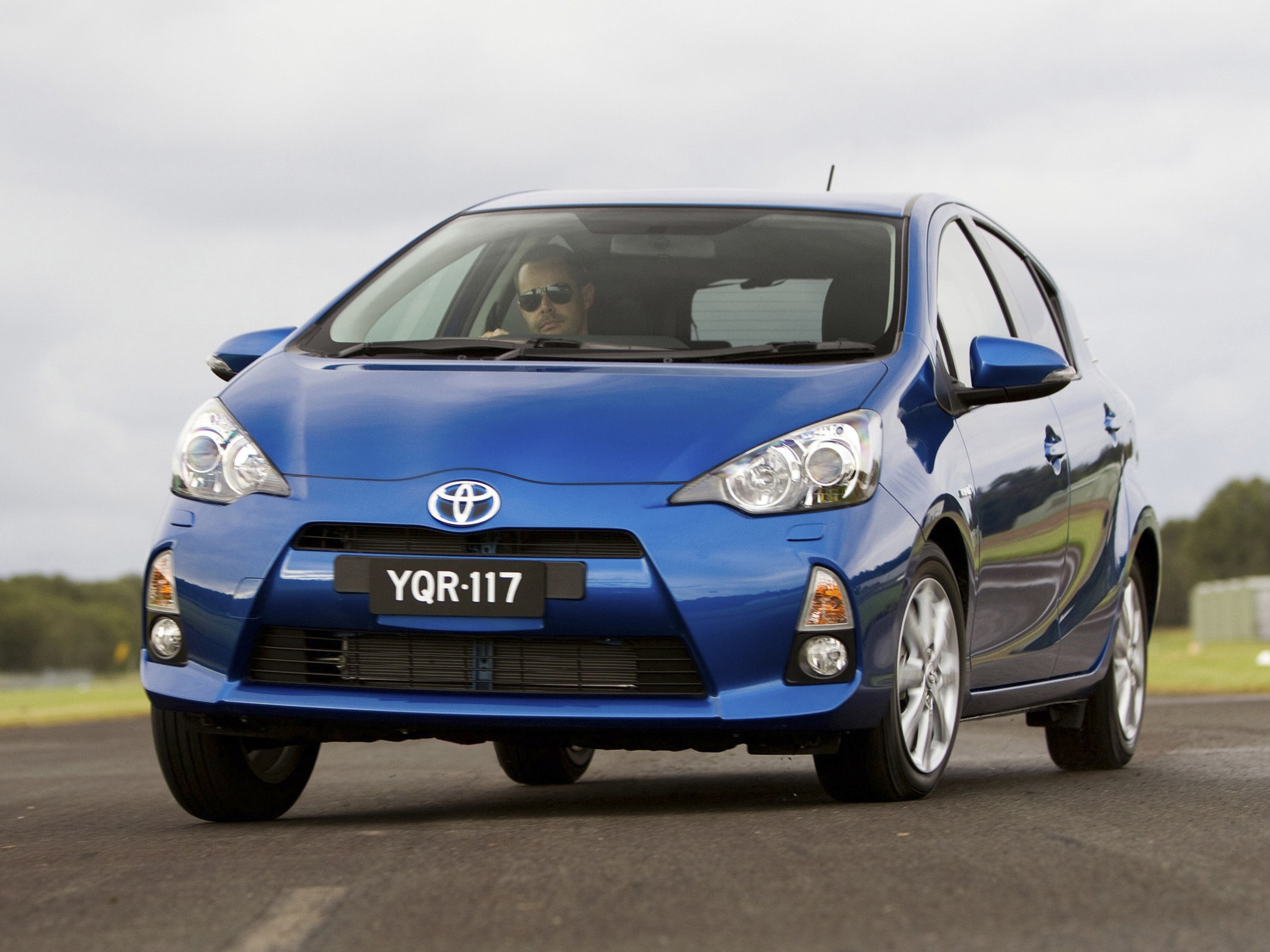 Toyota Prius C (Aqua) photo 22