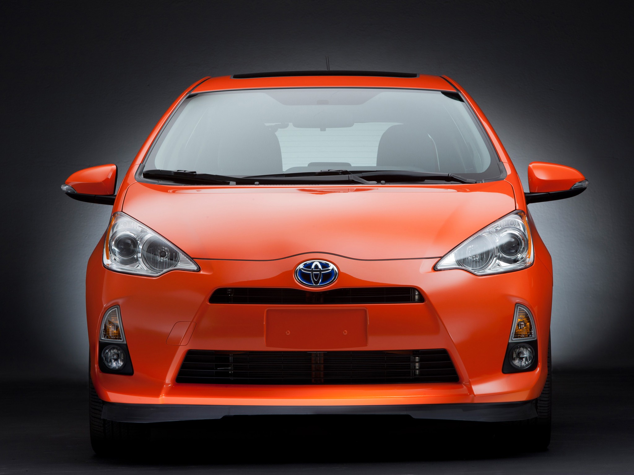 Toyota Prius C (Aqua) photo 33