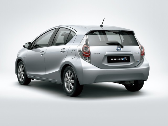 Toyota Prius C (Aqua) photo 35