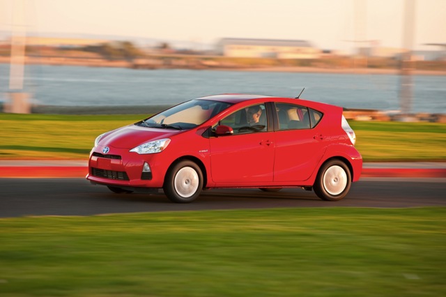 Toyota Prius C (Aqua) photo 1