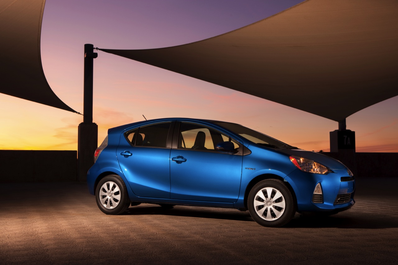 Toyota Prius C (Aqua) photo 5