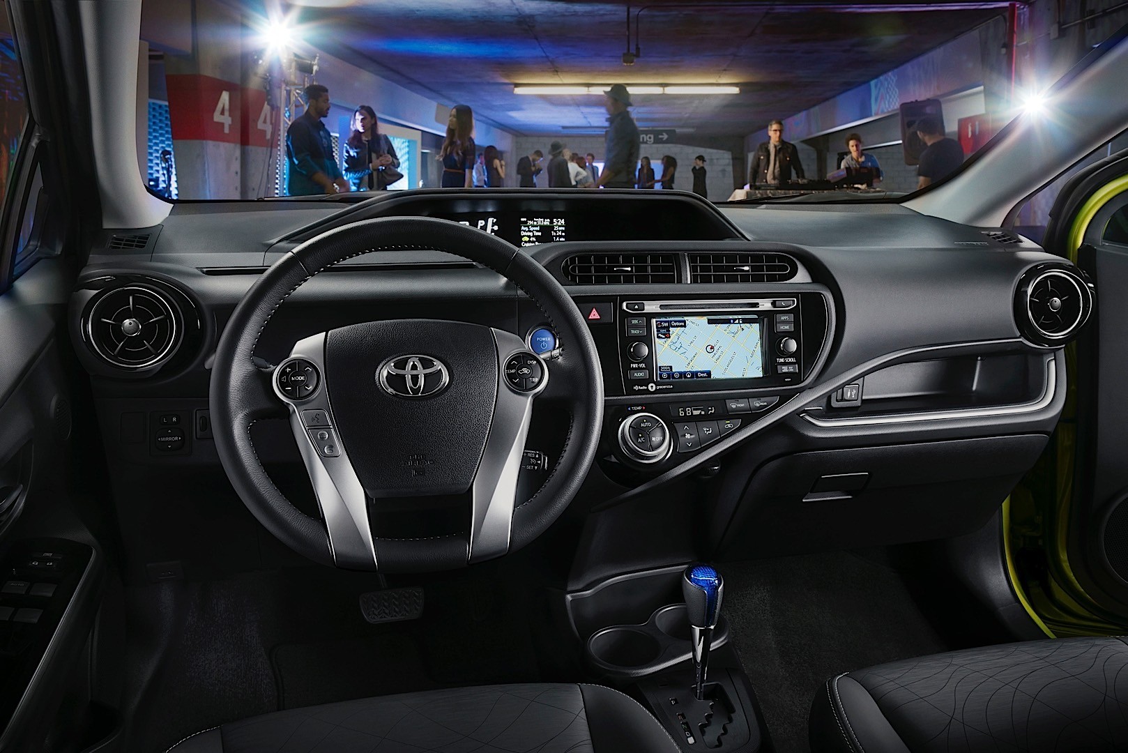 Toyota Prius C (Aqua) photo 19