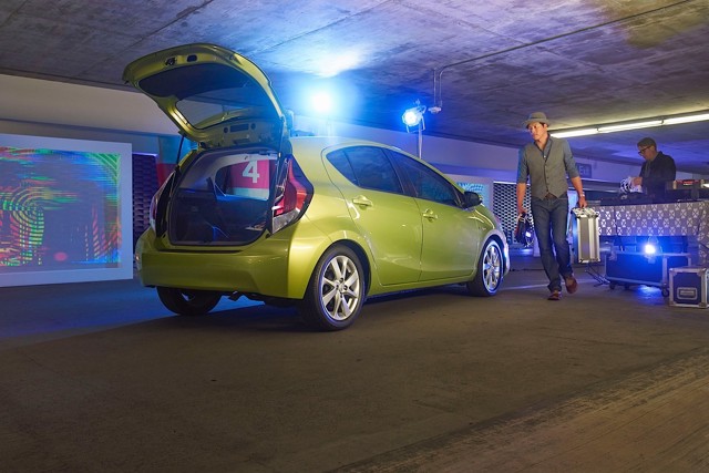 Toyota Prius C (Aqua) photo 6