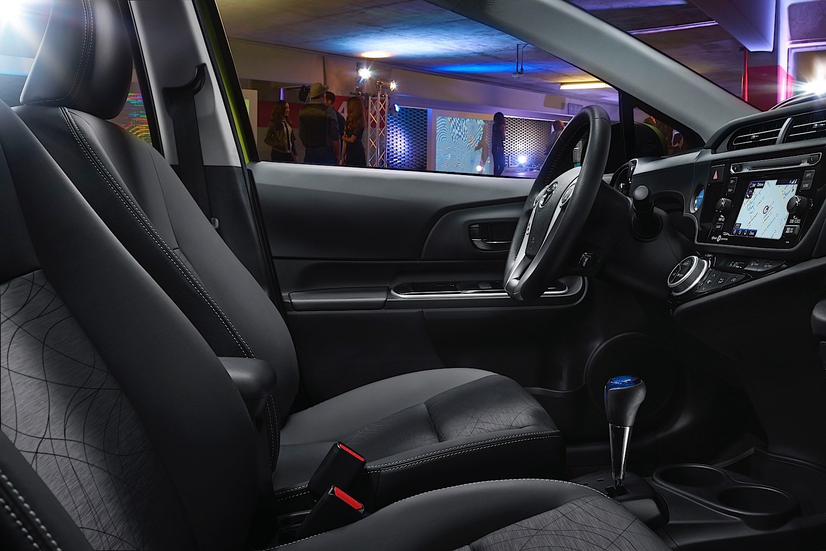 Toyota Prius C (Aqua) photo 20