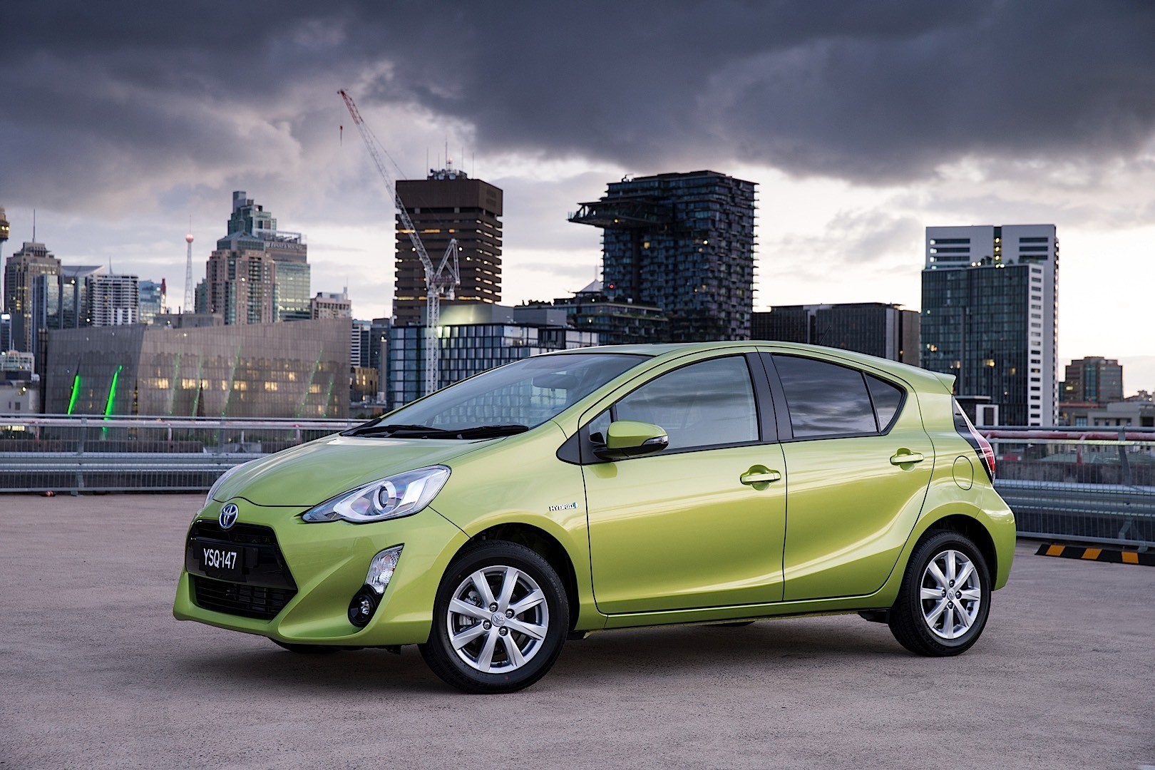Toyota Prius C (Aqua) photo 13