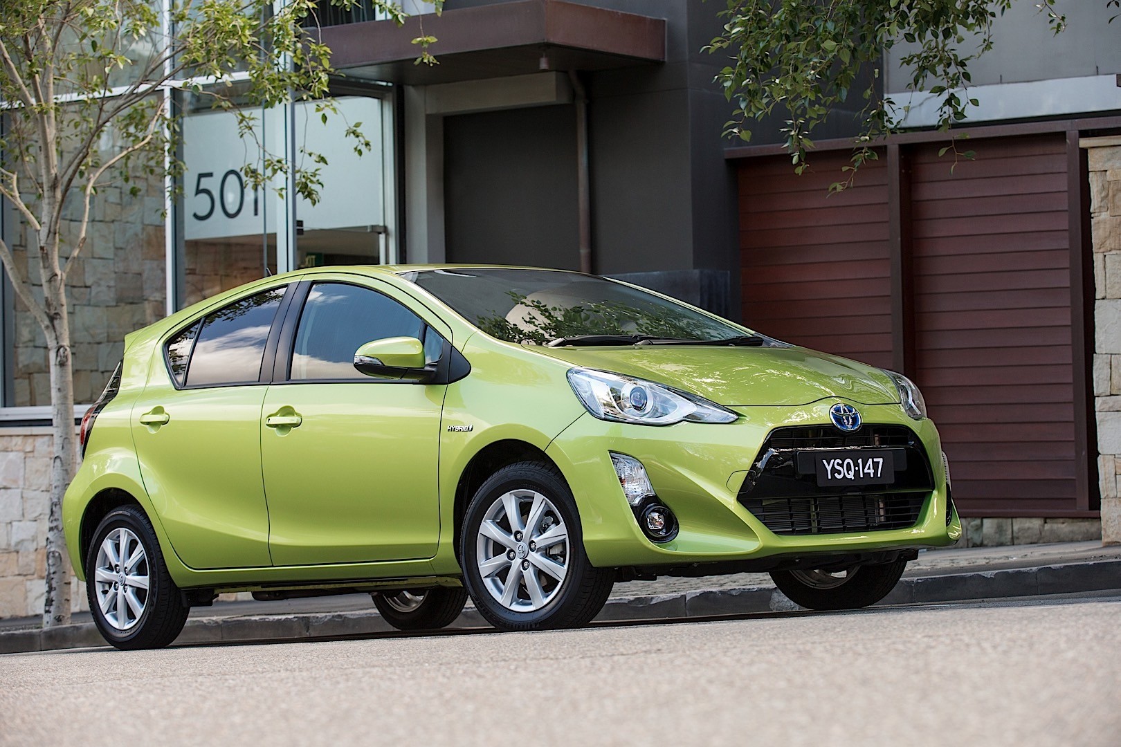 Toyota Prius C (Aqua) photo 16