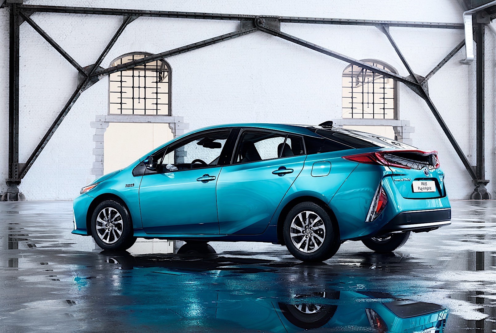 Toyota Prius Prime photo 40