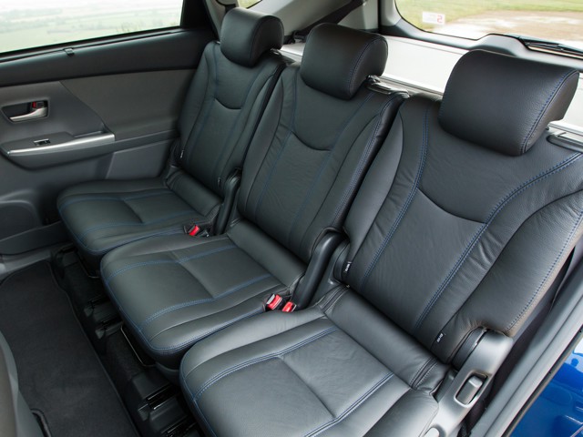 Toyota Prius V/Prius+ photo 71