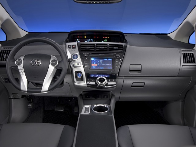 Toyota Prius V/Prius+ photo 73