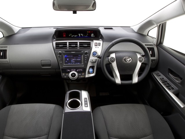 Toyota Prius V/Prius+ photo 76