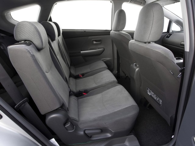 Toyota Prius V/Prius+ photo 77