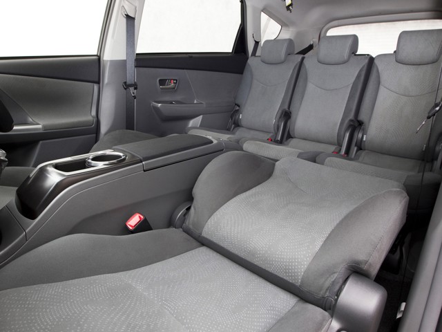 Toyota Prius V/Prius+ photo 78