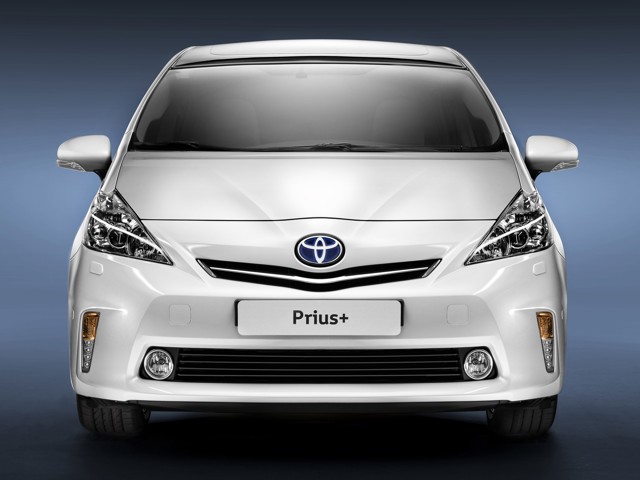 Toyota Prius V/Prius+ photo 1