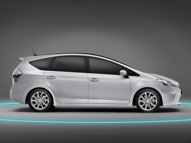 Toyota Prius V/Prius+ photo 3