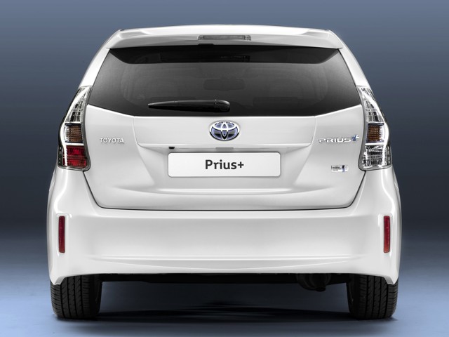 Toyota Prius V/Prius+ photo 5