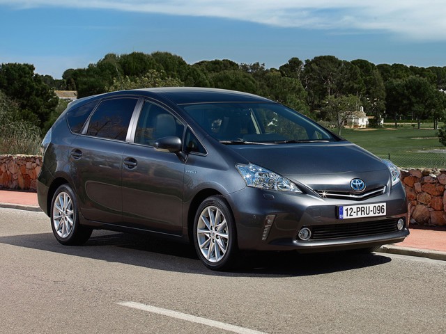 Toyota Prius V/Prius+ photo 6