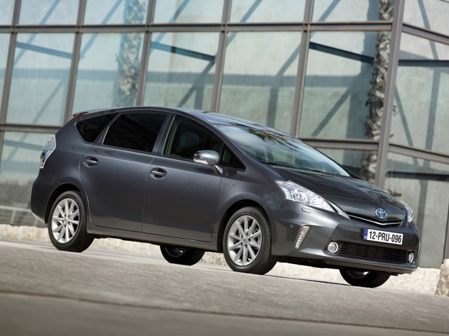 Toyota Prius V/Prius+ photo 7