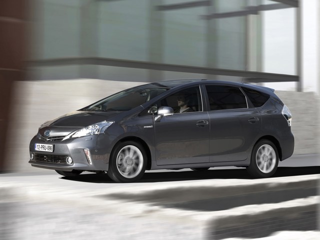 Toyota Prius V/Prius+ photo 10