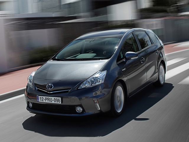 Toyota Prius V/Prius+ photo 11