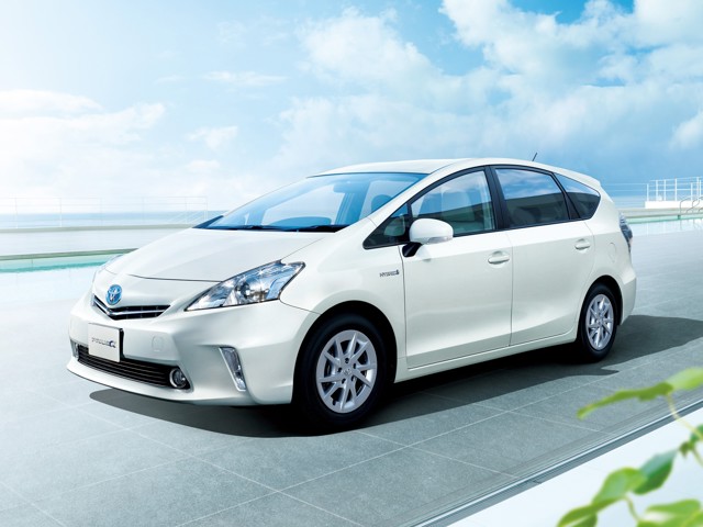 Toyota Prius V/Prius+ photo 14