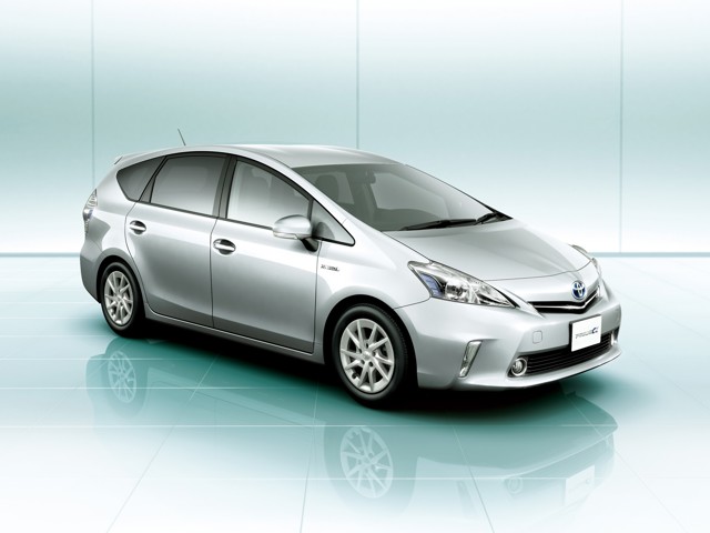 Toyota Prius V/Prius+ photo 17