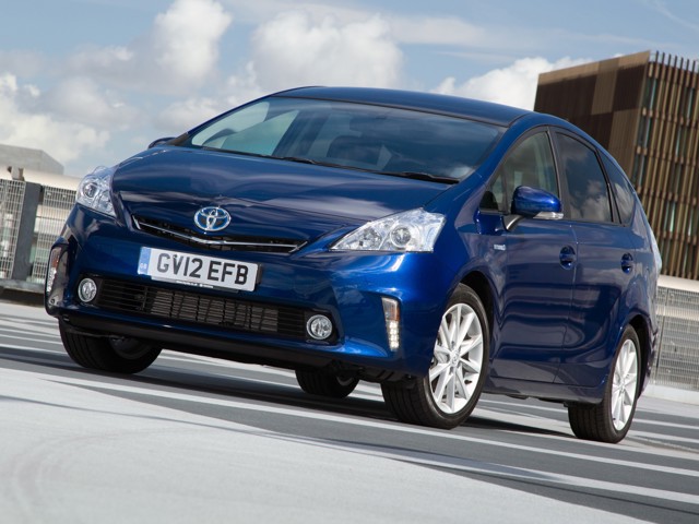 Toyota Prius V/Prius+ photo 18